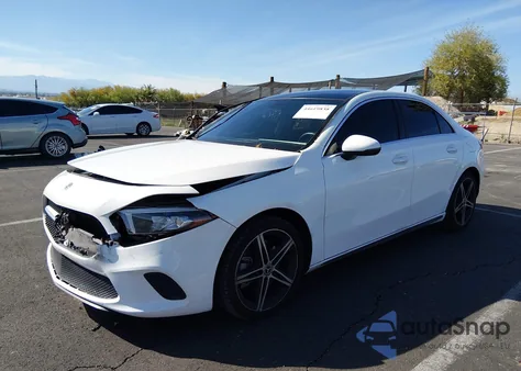 2019 Mercedes-Benz A 220 from USA, damaged, VIN WDD3G4EB4KW014256